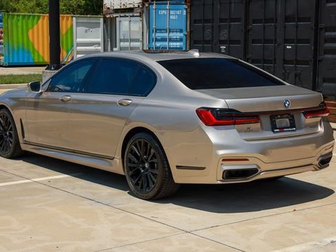 Used 2022 BMW 740i w/ Luxury Rear Seating Package RWD image 8