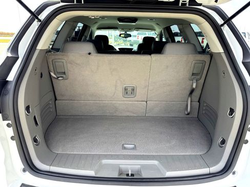 Used 2017 Chevrolet Traverse LT image 8