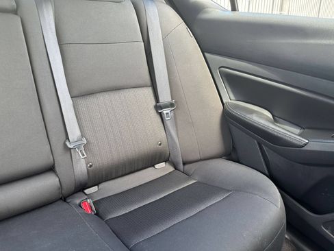 Used 2025 Nissan Altima 2.5 SV FWD image 37