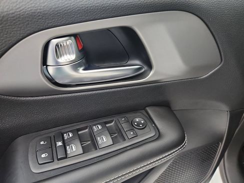 New 2027 Chrysler Pacifica LX FWD image 20