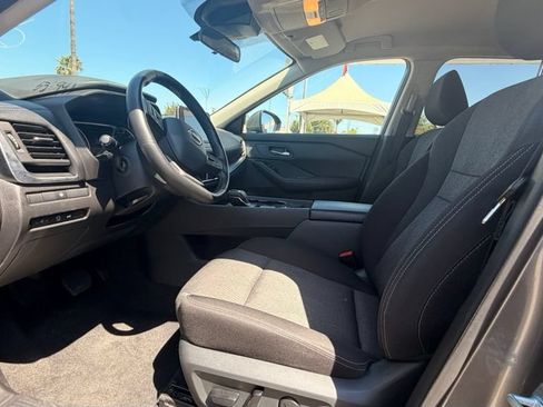 Used 2025 Nissan Rogue SV FWD image 5