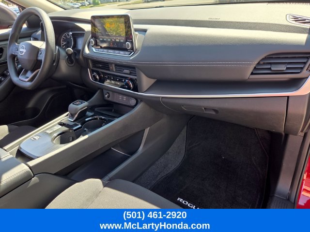 Used 2026 Nissan Rogue S FWD image 17