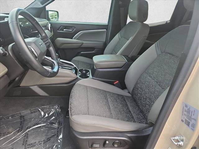 Used 2024 Chevrolet Colorado ZR2 w/ Technology Package AWD/4WD image 15