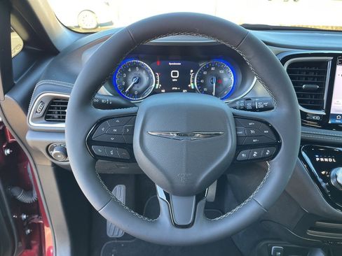 Used 2023 Chrysler Pacifica Touring-L w/ S Appearance Package image 20