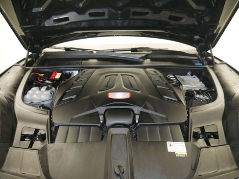 Certified 2023 Porsche Cayenne GTS AWD/4WD image 13