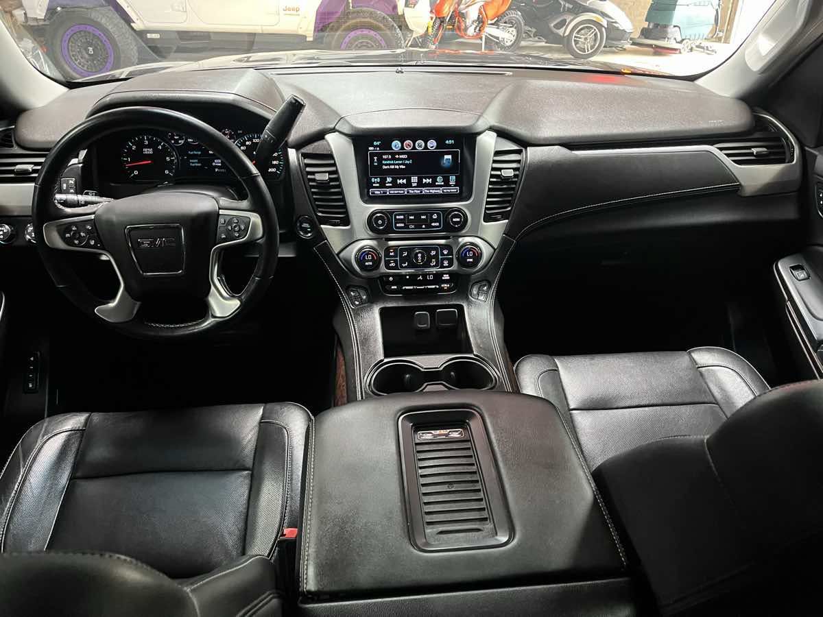 Used 2017 GMC Yukon XL SLT w/ HD Trailering Package AWD/4WD image 9