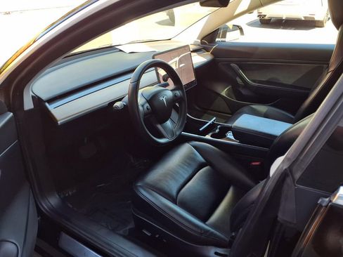 Used 2020 Tesla Model 3 Standard Range Plus image 15