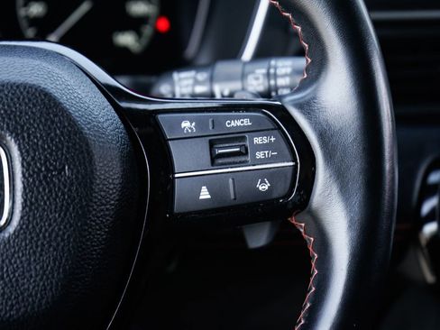 Used 2023 Honda Pilot Sport image 23