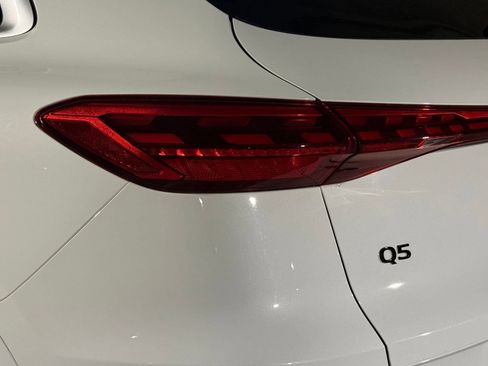 Certified 2025 Audi Q5 Premium w/ Convenience Package image 12
