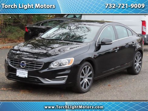 Used 2018 Volvo S60 T5 Inscription image 1