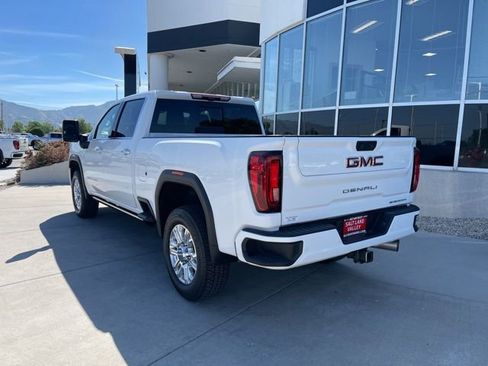 Used 2022 GMC Sierra 3500 Denali w/ Denali Ultimate Package AWD/4WD image 4