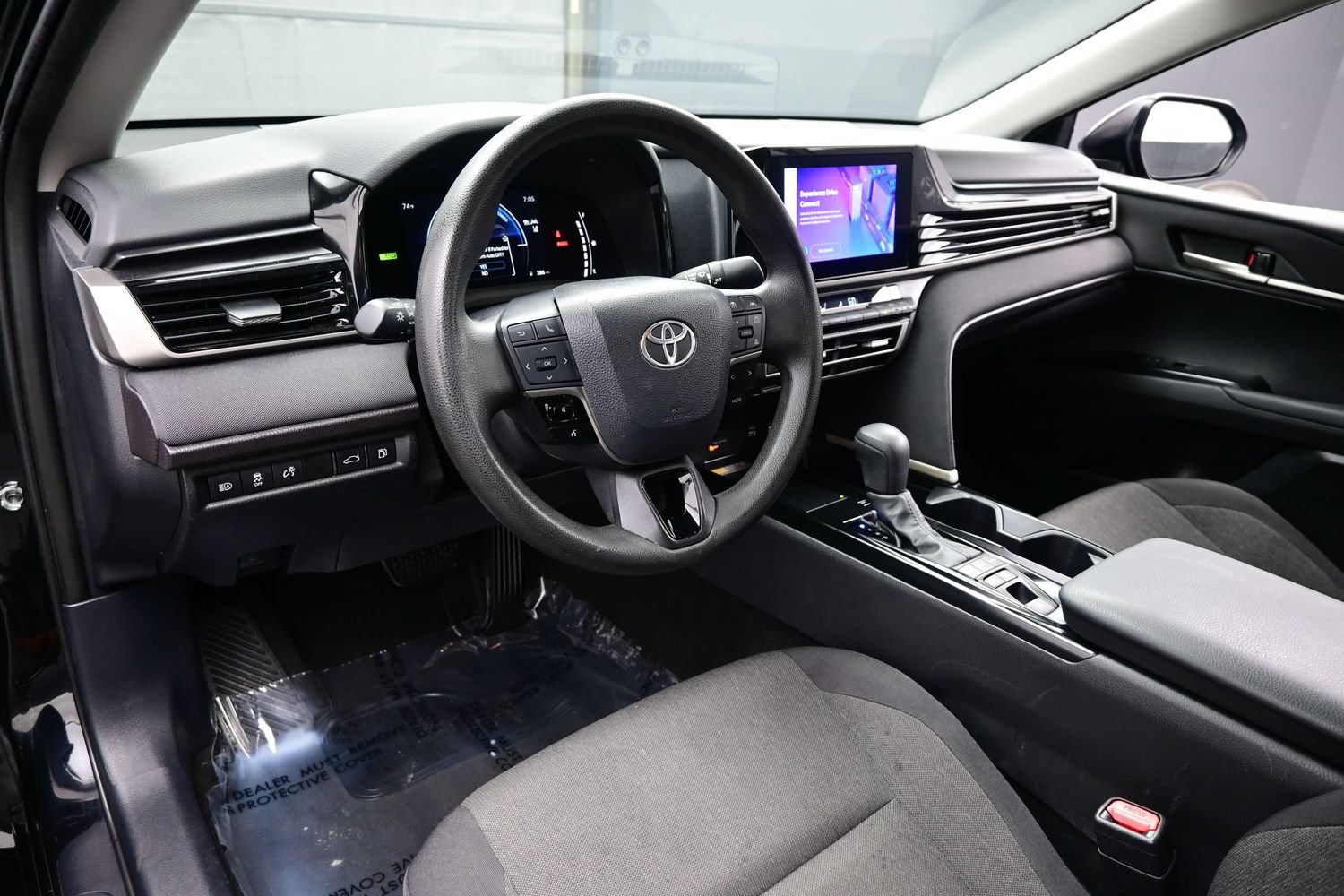 Used 2025 Toyota Camry LE FWD image 12