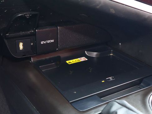 Used 2022 Toyota Camry XSE FWD image 25