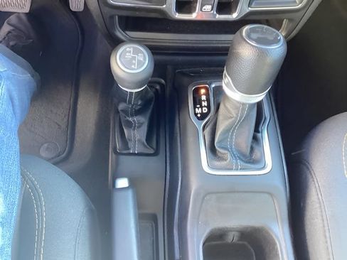 Used 2024 Jeep Wrangler Unlimited Sahara AWD/4WD image 23