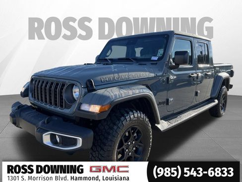 Used 2025 Jeep Gladiator Sport AWD/4WD image 1
