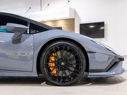 Used 2023 Lamborghini Huracan Tecnica image 22