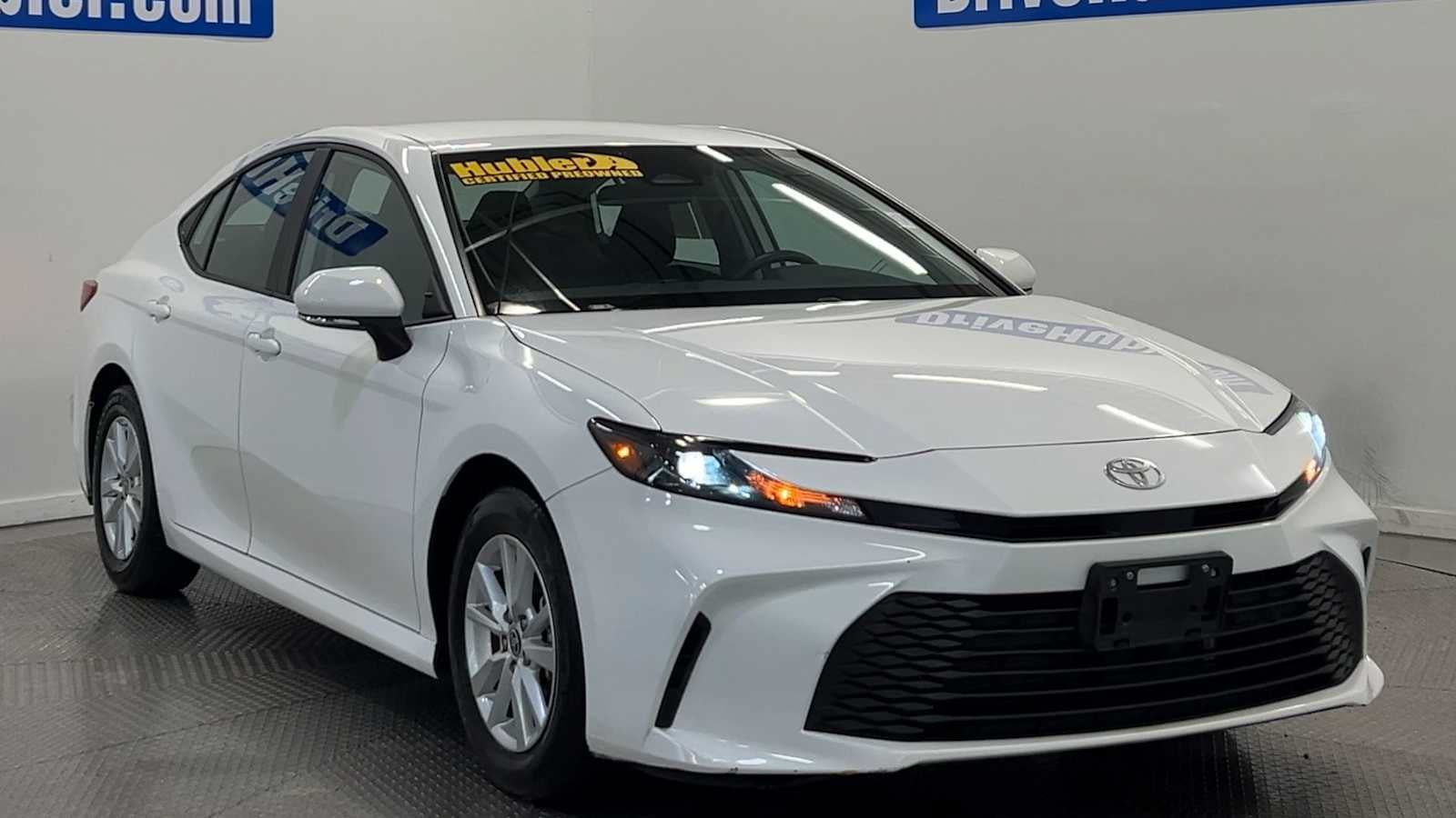 Used 2025 Toyota Camry LE FWD image 2