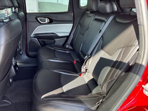 Used 2023 Jeep Compass Limited AWD/4WD image 13