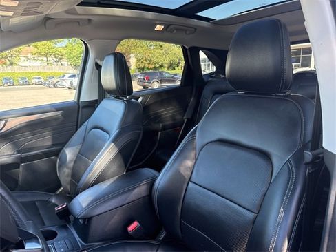 Used 2022 Ford Escape Titanium image 22