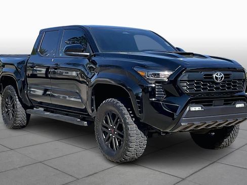 Used 2025 Toyota Tacoma TRD Sport image 3