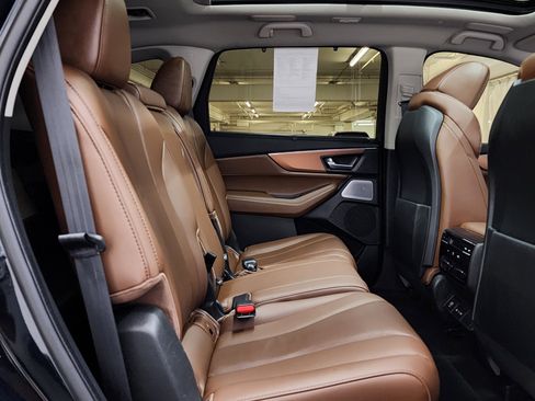 Used 2025 Acura MDX SH-AWD w/ Technology Package image 19