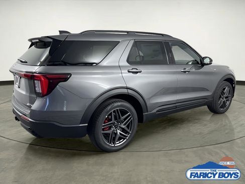 Used 2025 Ford Explorer ST-Line w/ Premium Package image 3