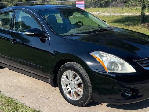 Used 2010 Nissan Altima 2.5 SL w/ SL Pkg image 2
