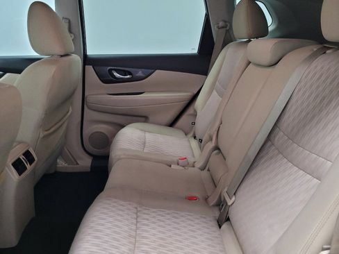 Used 2019 Nissan Rogue SV image 18