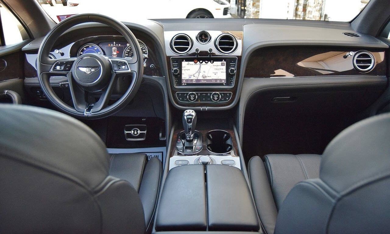 Used 2019 Bentley Bentayga AWD/4WD image 26