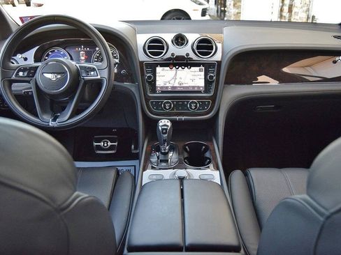 Used 2019 Bentley Bentayga image 26