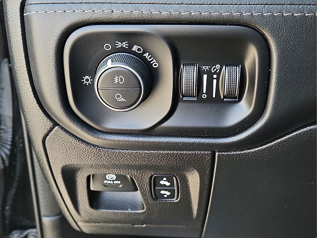 Used 2022 RAM 1500 Limited w/ Body Color Bumper Group AWD/4WD image 21