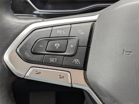 Used 2024 Volkswagen Jetta SE image 24