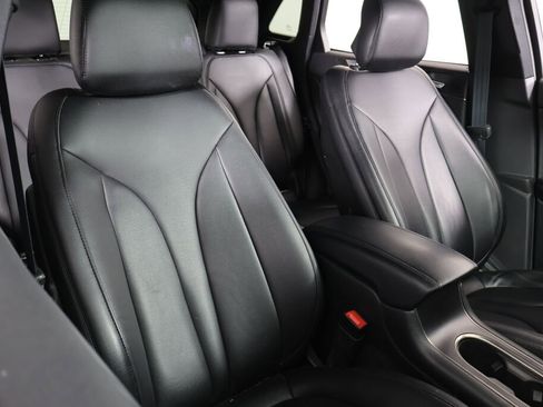 Used 2017 Lincoln MKC Premiere image 25