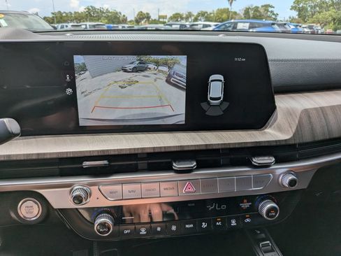 Used 2024 Kia Telluride EX FWD image 25