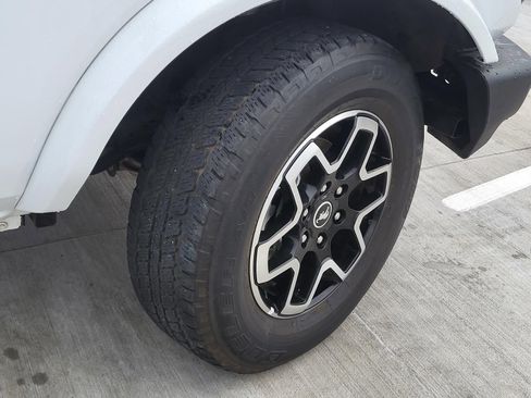 Used 2022 Ford Bronco Outer Banks AWD/4WD image 6