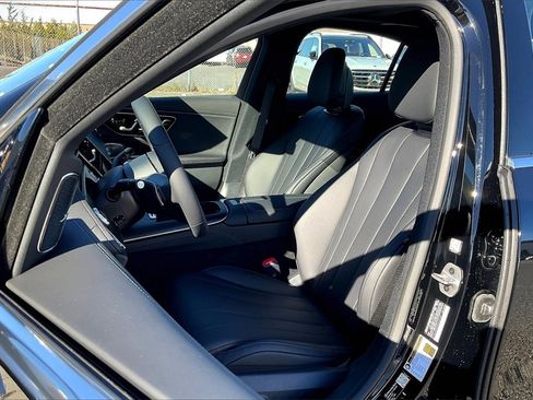 New 2026 Mercedes-Benz E 350 4MATIC Sedan image 9