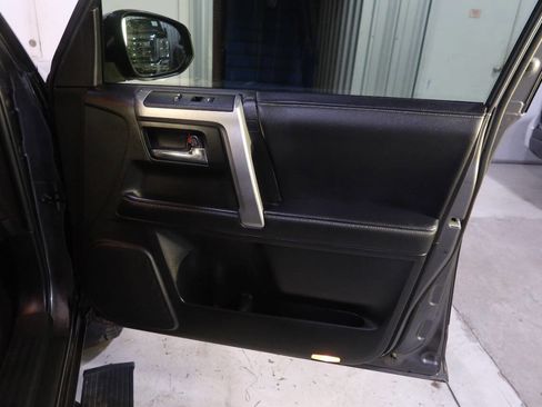 Used 2020 Toyota 4Runner SR5 Premium image 31