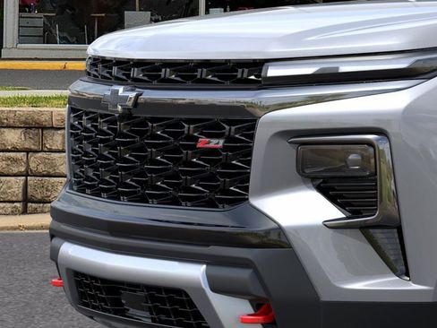 Used 2026 Chevrolet Traverse Z71 image 13