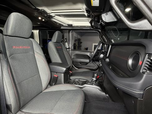 Used 2025 Jeep Wrangler Unlimited Rubicon image 18