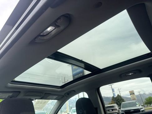 Used 2018 Chevrolet Equinox LT w/ Sun & Infotainment Package image 14