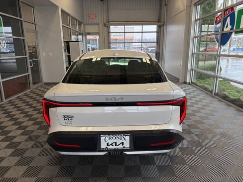 New 2026 Kia K4 EX image 5
