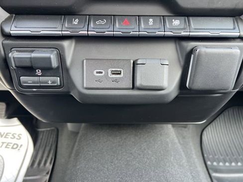 Certified 2024 Chevrolet Silverado 2500 Custom w/ Custom Convenience Package image 25