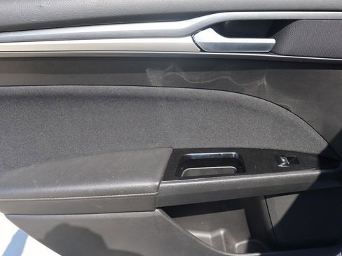 Used 2016 Ford Fusion SE image 19