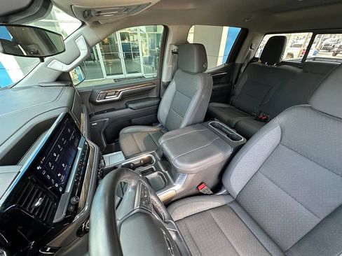Used 2024 Chevrolet Silverado 1500 LT Trail Boss w/ Convenience Package II AWD/4WD image 20