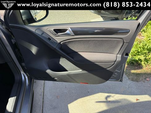 Used 2012 Volkswagen Golf 4-Door image 26