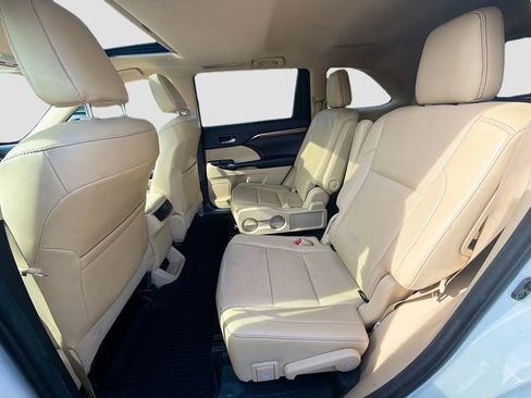 Used 2017 Toyota Highlander Limited AWD/4WD image 21