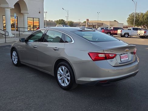 Used 2025 Chevrolet Malibu LT FWD image 3