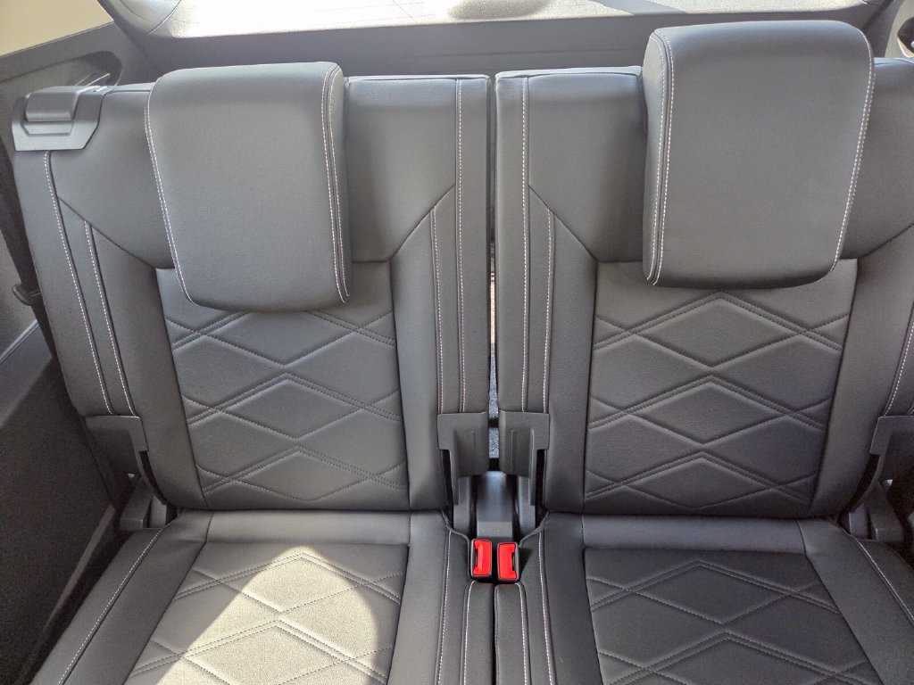Used 2026 Volkswagen Atlas SE FWD image 25