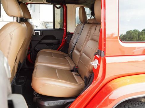 Used 2021 Jeep Wrangler Unlimited Sahara AWD/4WD image 9