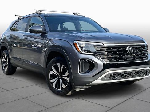Used 2024 Volkswagen Atlas Cross Sport SE image 3